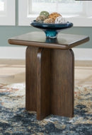 Shawbeck Cocktail Table/End Table