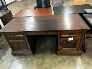 Office Desk (SALE)